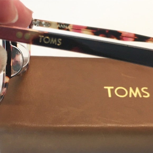 Toms glasses! - Picture 3 of 4